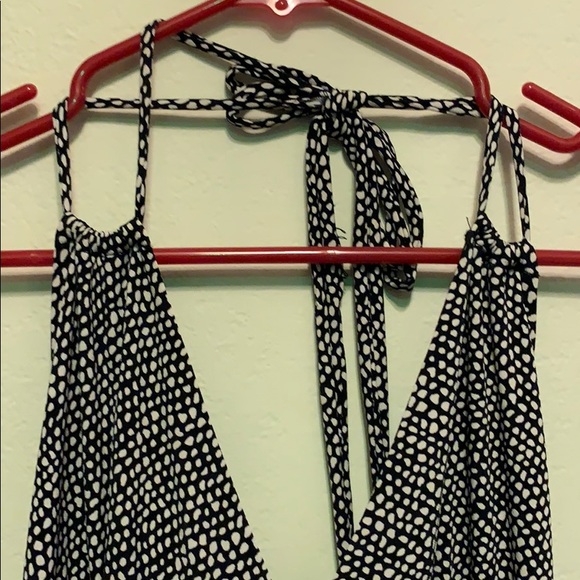 Sexy black and white halter dress - Picture 4 of 4